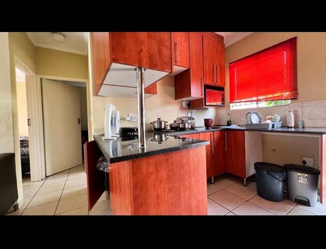 2 BEDROOM TOWNHOUSE FOR SALE IN THE ORCHARDS